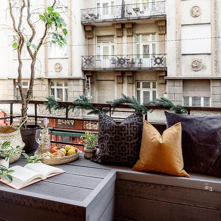 Chill On The Screened Balcony-Budapest Most Historic Landmarks Buitenkant foto