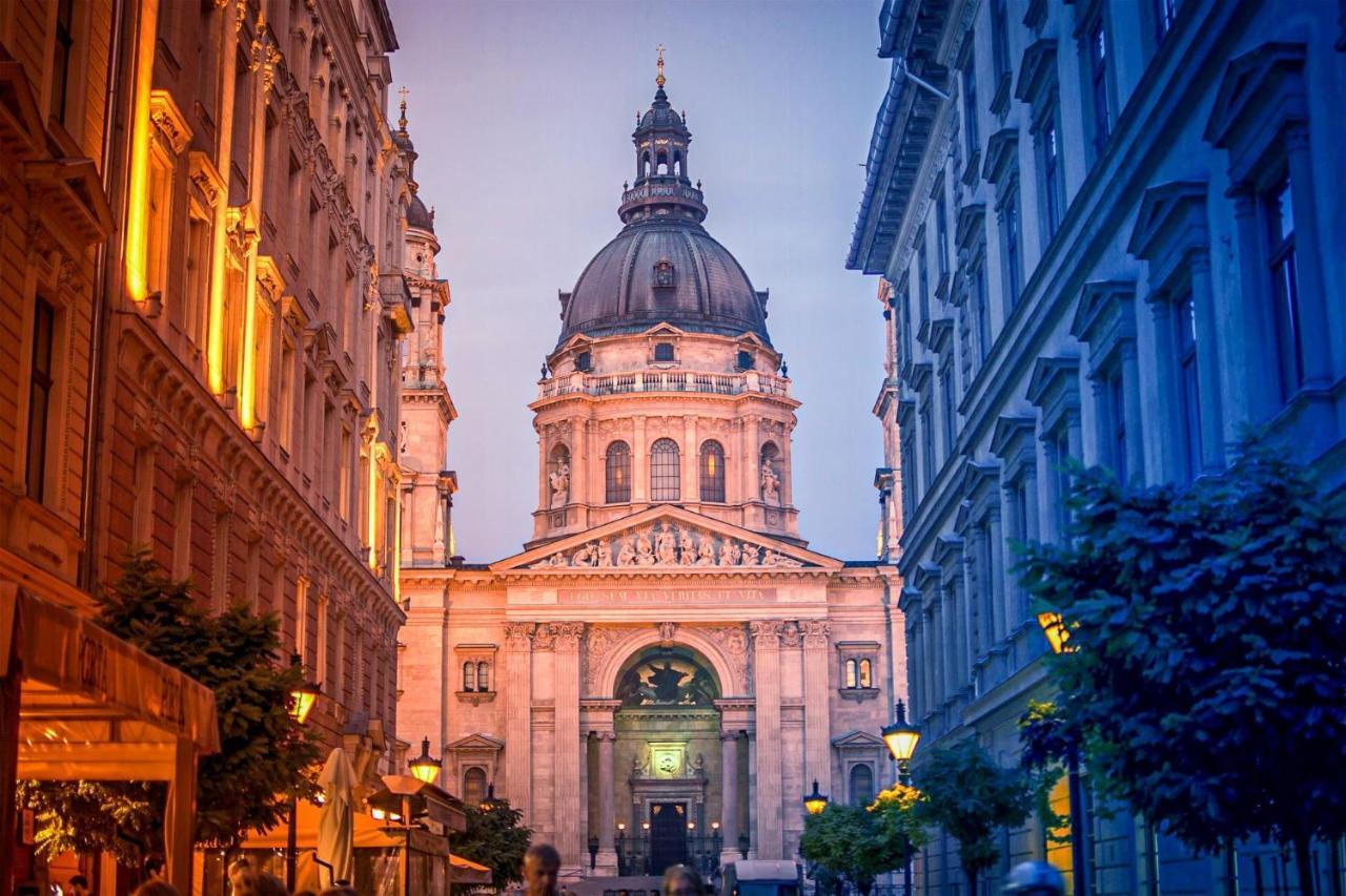 Chill On The Screened Balcony-Budapest Most Historic Landmarks Buitenkant foto